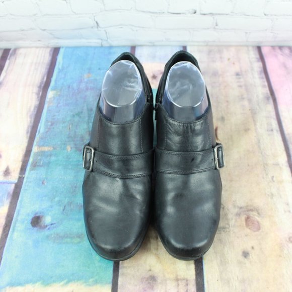 Clarks Black Leather Side Zip Low Ankle Heeled Booties Size 10 M - Picture 5 of 9